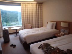 今日のホテルは一度泊まってみたかった「ヒルトンニセコ」
お部屋も広々で素敵です。