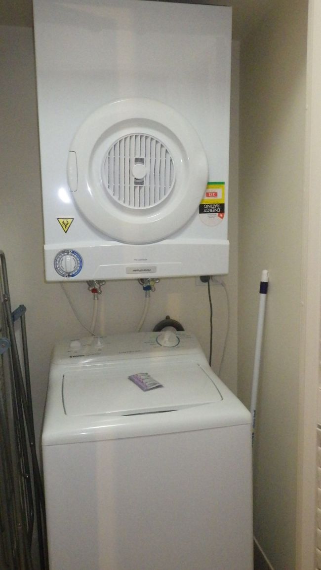 洗濯機、乾燥機もあります。<br />海に行った後、水着やラッシュガードを選択しました。<br />いつもは手洗いなので、良かったです。