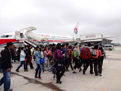 10月5日（金）11時前、ネパールのトリブヴァン国際空港に到着。
時差は日本より3時間15分遅れ。