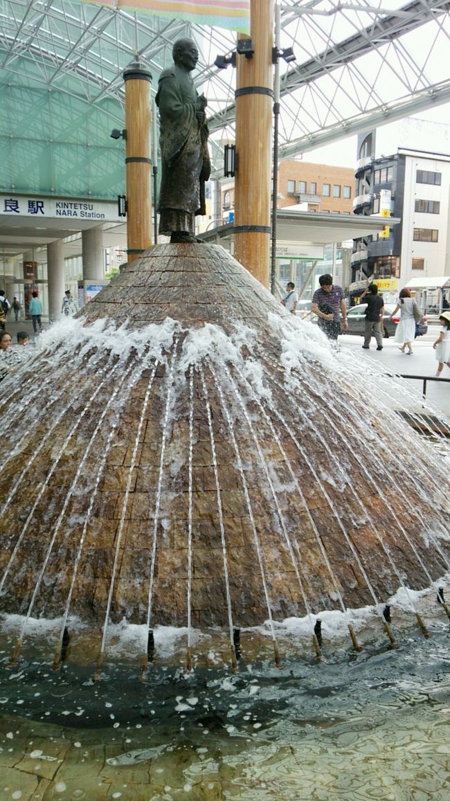 高速バスで大阪のOCATまで行き、<br />近鉄難波駅から近鉄奈良へ向かいます。<br /><br /><br />奈良は小学校の修学旅行以来です！<br />
