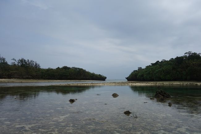 川平湾につきました。<br /><br />今日は、こちらでカヤックです。<br /><br />グラスボートの左側くらいから、出ました。