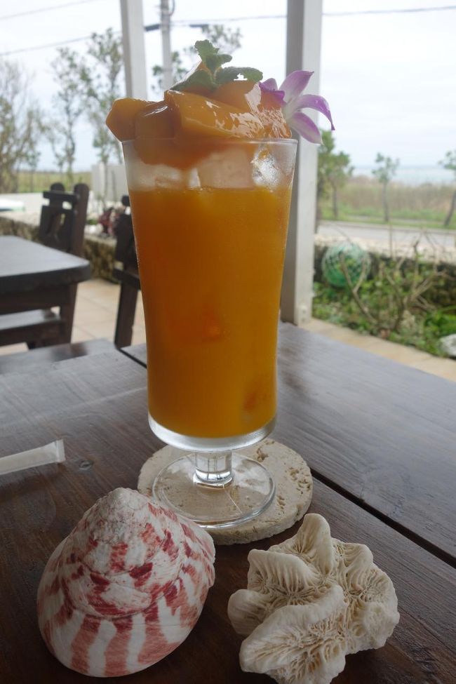 マンゴージュース。<br /><br />南国に来たって気がするよね？？