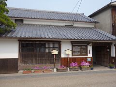 大江氏と共に、中津藩御典医だった村上家の資料館にやってきました。
宝連坊住職の村上氏の一族です。