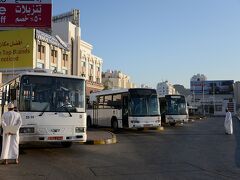 朝ONTCバスターミナルへ。
８時発のバスを待つ。