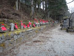 お地蔵さんを数えると
行きと帰りで数が違うとか