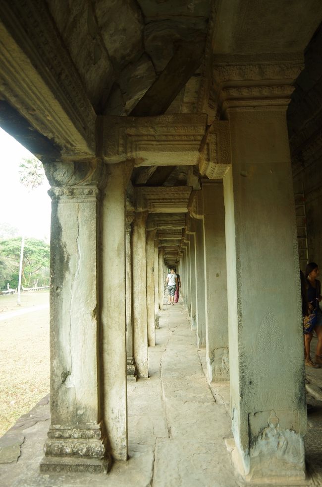 回廊は続きます