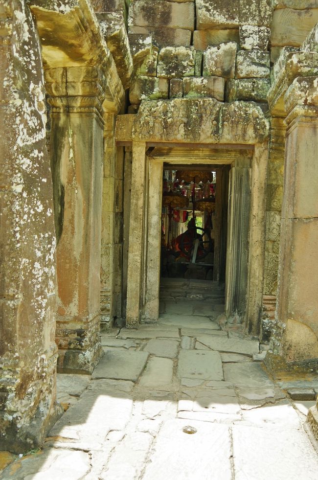 人がいなくてもこんな風に祭壇もあり