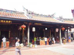 こちらも中国系寺院です。とても美しいお寺です。