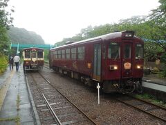 水沼駅で、電車の待ち合わせ