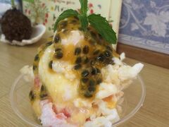 こちらは、ユーグレナモールの近くにある、ハウトゥーリージェラート
昔はジャージーミルクの店でしたが、いつの間にか、大理石ジェラートに変わっていました。
ここは、美味しかった。フルーツも島素材のものばかりでぜいたく
石垣島でオススメの店です