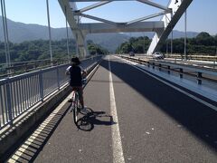 ３つ目の橋。
大三島橋。
ここは一番短い。
