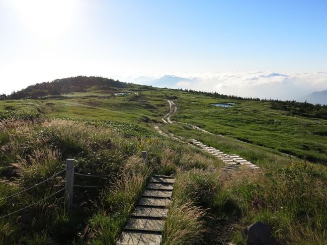 まだ残る雲海を見ながら出発。6:06
