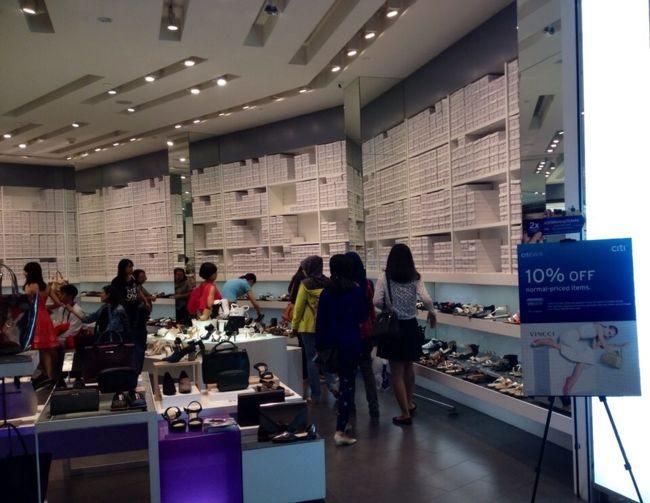 クアラルンプールは買い物天国<br /><br />靴も安くて品質もいいらしい