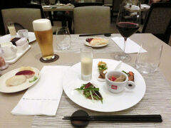 夕食はブッフェです。
ブラッセリー「フローラ」
アルコールは別です。