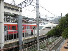 お店と直結してうる風祭駅です。
