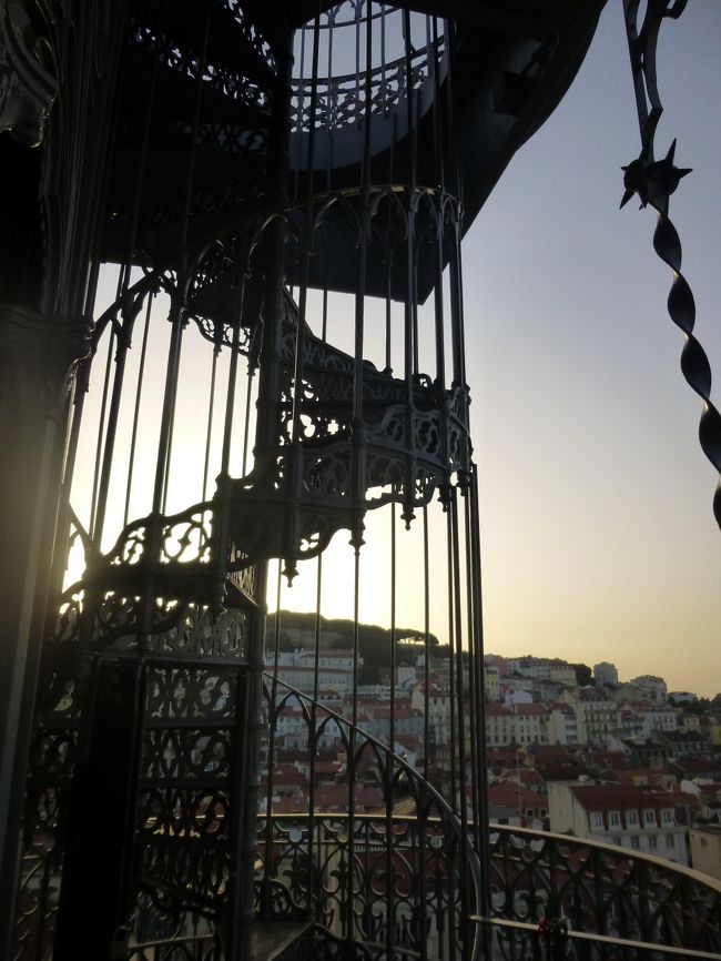 展望台へ行くための螺旋階段。<br />ちょっと怖いです。