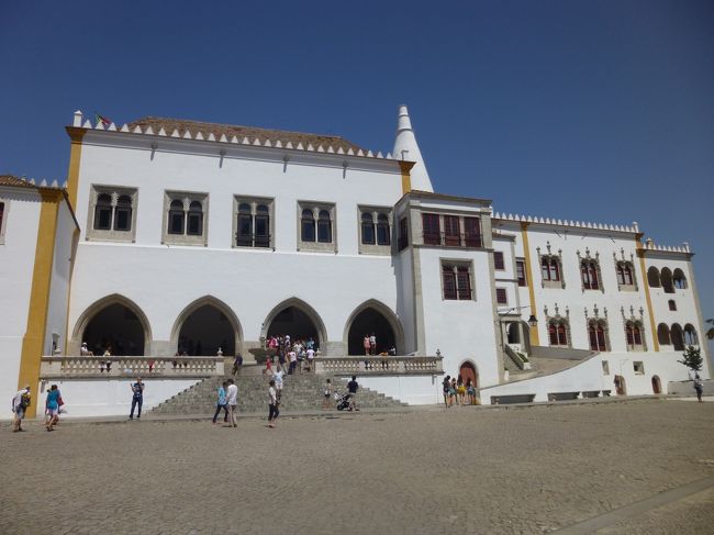 王宮です。<br />この後、レガレイラ宮殿には絶対行きたいと<br />思っているので中には入りませんでした。