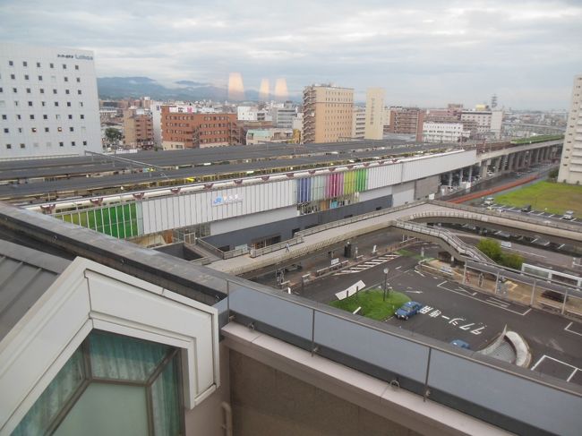 ２連泊した日航奈良ホテルの窓からの風景。ＪＲ奈良駅のすぐそば。