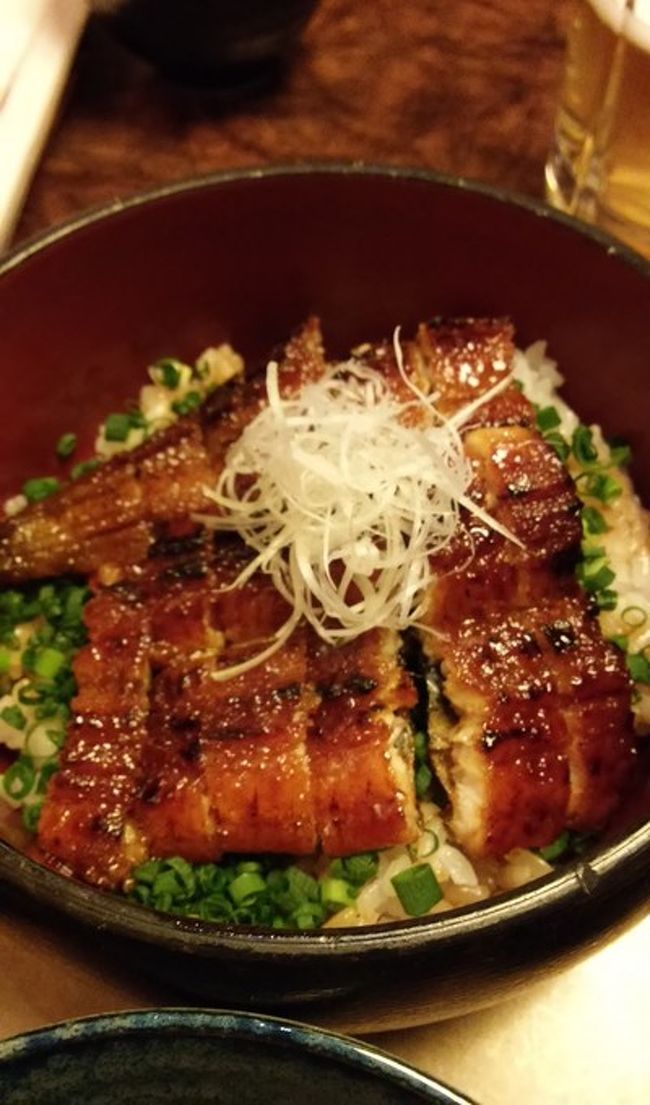 もちろん国産のうなぎ！<br />ふあふあで美味でございます。<br /><br />お留守番している夫に悪いなぁ・・・・。<br /><br />