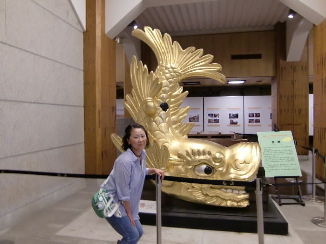 金のしゃちほこ。デカっ！！