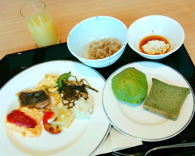 朝ごはん(^p^)<br />さすがオリオンモトブ、ビュッフェは<br />今までのホテルで１番種類が多い！<br /><br /><br />でもあんまりお腹空いてないから<br />少しずつ頂きます( =＾ω＾)<br />