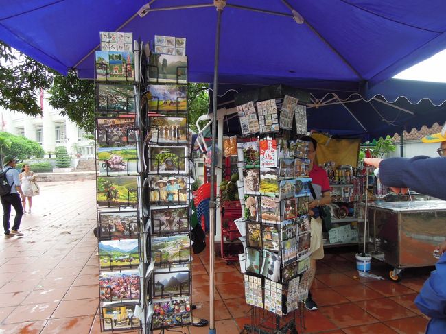 一柱寺前の土産物屋。