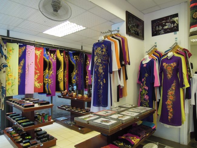 あこがれのオアザイが売ってますよ。<br />どれもあでやかで美しいですね。