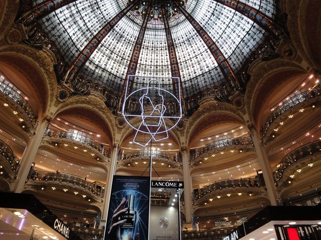 仕方がないのでギャラリー・ラフェイエット百貨店へ。