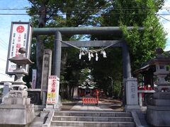 上野国総社神社

新前橋駅から徒歩で約１５分
バスも出ています。