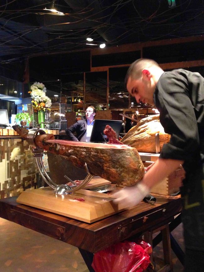 ハーマジェスティーズシタアター近くのスペインバル