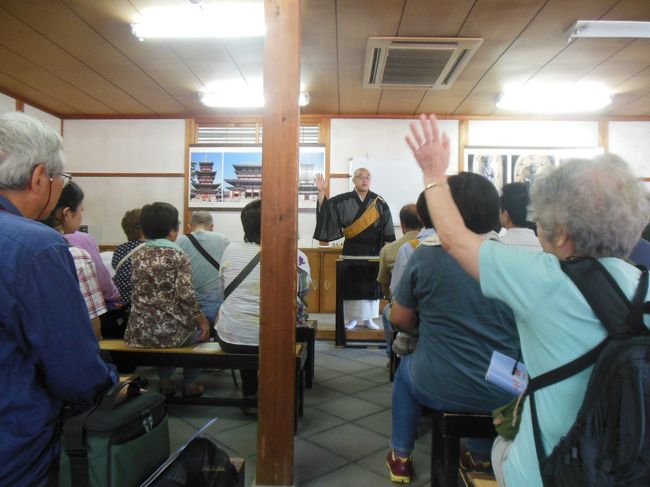 薬師寺住職の講話。かつて高田好胤さんの機知にあふれた話を聞いたことを思い出す。