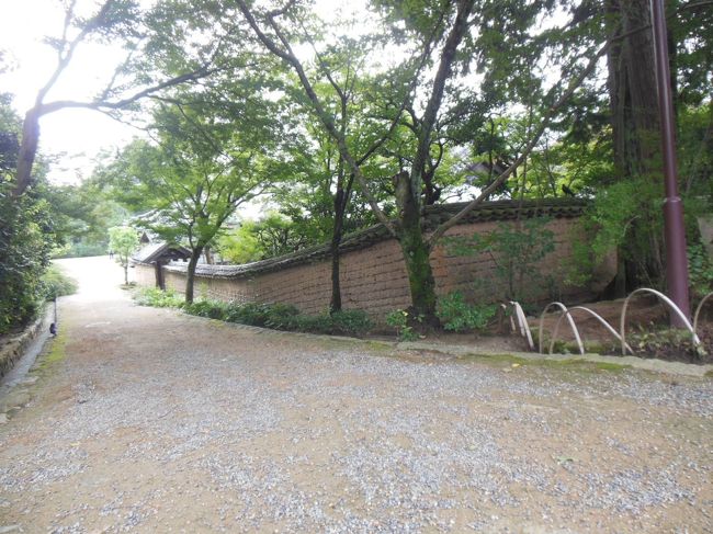 開山堂付近の小道