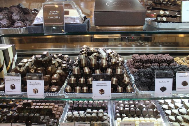 『ＥＡＴＡＬＹ』店内には、Ｖｅｎｃｈｉもテナントとして出店していました。