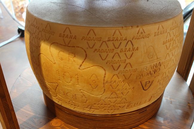 『ＥＡＴＡＬＹ』<br /><br />グラナ・パダーノは、イタリアでもっとも人気のあるチーズとも言われています。<br /><br />