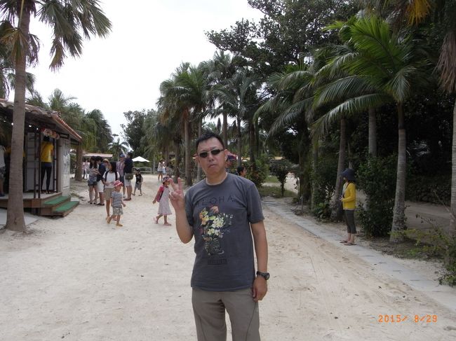 ヤシの木南国だね。<br /><br />左の屋根のところで、水牛と一緒に撮った写真を購入。<br /><br />よく撮れてたから(*^-^*)