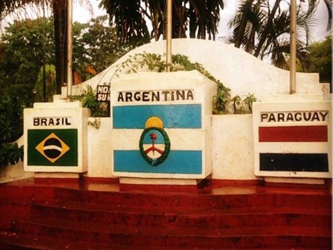パラグアイ・ブラジル・アルゼンチンの3カ国の国境が交差する地点