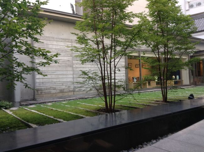 トラットリアカプリオーレ<br />栄のど真ん中 中庭が望める静かなレストラン<br />カプリオーレランチ <br />前菜<br />パスタ フルーツトマトとズワイガニ<br />メイン イベリコ豚<br />デザート さつまいもアイスとキャラメルケーキ<br />味 接客 二重丸<br />大満足(*^^*)