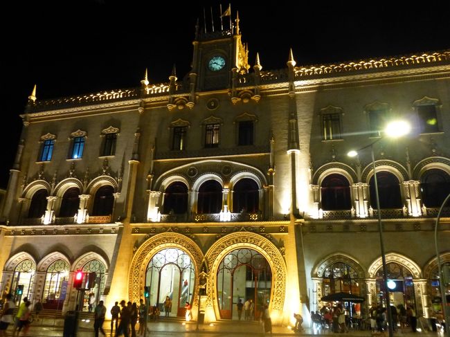 またもお腹いっぱいとなり<br />夜景を見ながら帰ります。<br />ロシオ駅です。