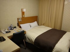 ホテルは「剣の湯 ドーミーイン富山」。セミダブルの２人利用は少々狭いですね。
（３日目　富山編②に続く）

仔猫といっしょ計画
http://blog.livedoor.jp/shohei72/