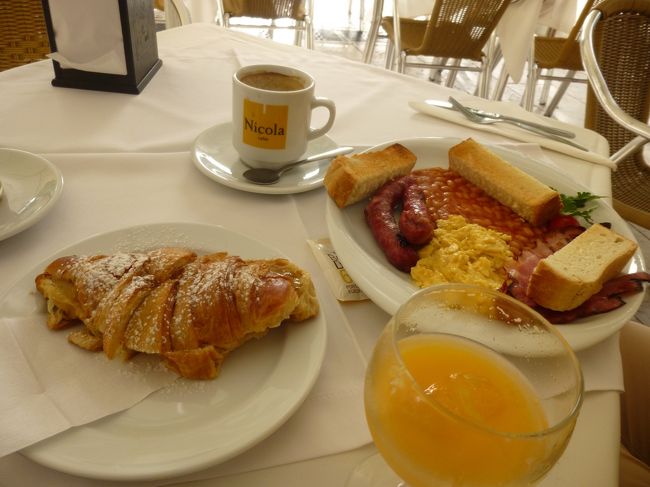 ちゃんとした朝食はこの日だけ。<br />オレンジジュースはおかわりしたいくらい<br />美味しくてちびちび飲みました。