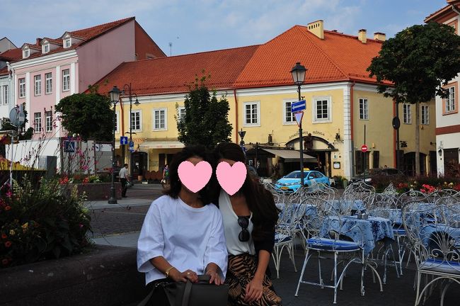 中央に噴水があり記念撮影