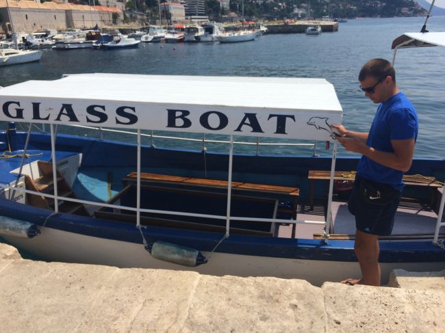 海からも見てみようってことで<br />グラスボートでロクルム島を周遊のミニクルーズ？？