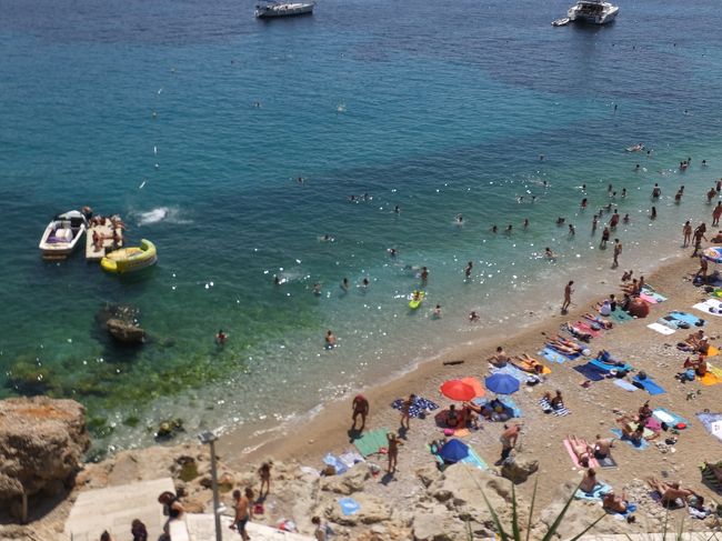 娘の今年の初泳ぎはアドリア海です。