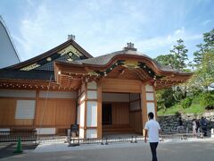 名古屋城本丸御殿。これは、どちらかというと先輩の希望で...。
