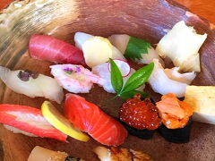 富山での昼食は「松乃寿司」。漫画「美味しんぼ」にも登場したお店です。マグロ以外はすべて富山産。シャリも小さく、いろんなネタを楽しむことができました。