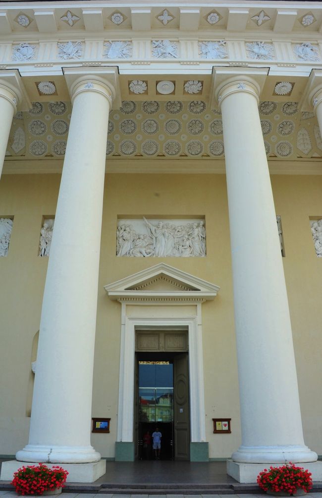 空港の天井と通じる文様<br />ヴィニュリスって何処も綺麗〜！