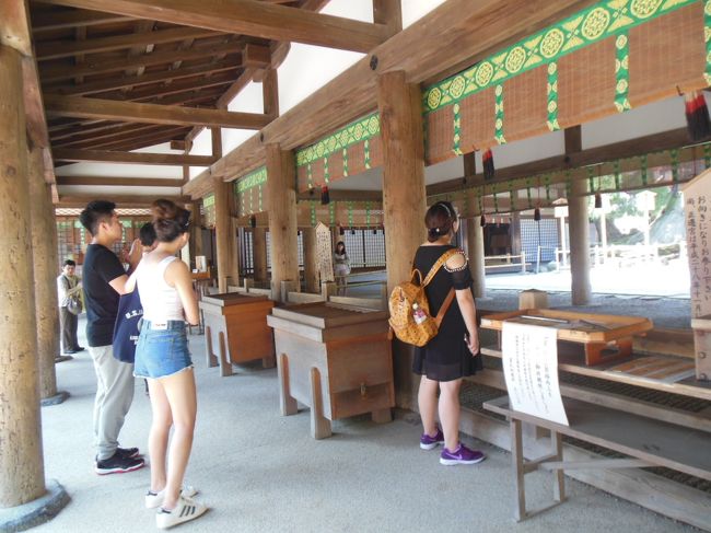 幣殿・舞殿(本殿)