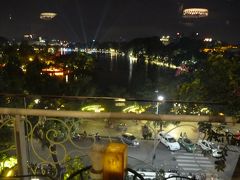 夕食は、湖が見えるアバロンカフェラウンジでとります。
ハンバーガー、ホーやビールを軽く飲み、４人で557000ドン（約3010円）でした。
このレストランも正解です。