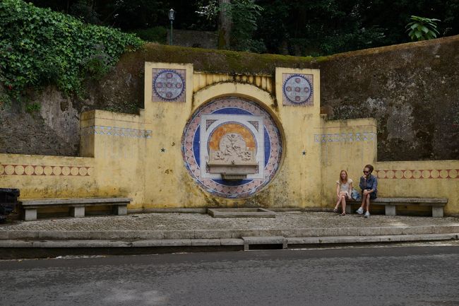 途中にはこんな泉がありました。