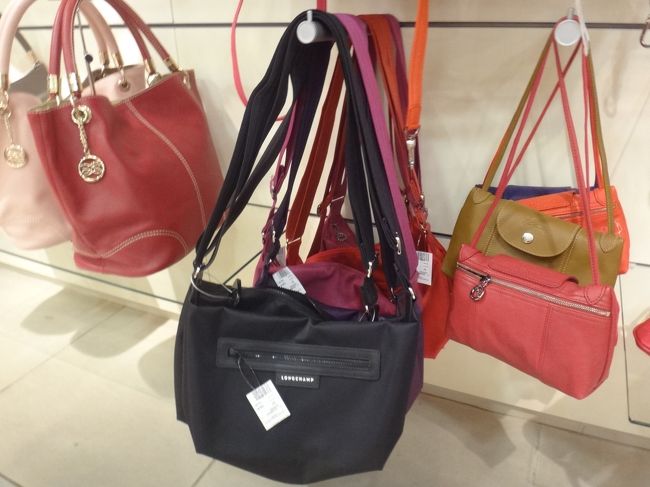 Anaビジネスクラスで行くイタリア フランス8日間 シャルル ド ゴール Cdg 国際空港内の免税店 ショップ スターアライアンスラウンジ 免税手続きの方法 空港内でもバッグ等を購入 Anaビジネスクラスの機内サービスのご紹介 買ってきた物のまとめ編 パリ Anaビジネスクラスで行くイタリア フランス8日間 シャルル ド ゴール Cdg 国際空港内の免税店 ショップ スターアライアンスラウンジ 免税手続きの方法 空港内でもバッグ等を購入 Anaビジネスクラスの機内サービスのご紹介 買ってきた物のまとめ編 パリ